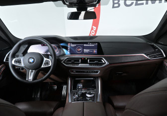 Подержанный автомобиль BMW X6 2020 года (8 фото)