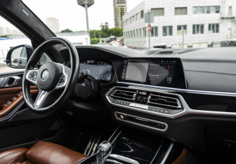 Подержанный автомобиль BMW X7 2019 года (16 фото)