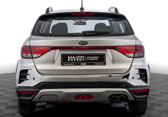 Подержанный автомобиль Kia Rio Hatchback 2021 года (6 фото)