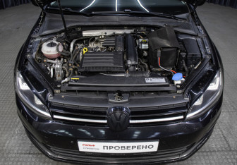 Подержанный автомобиль Volkswagen Golf Hatchback 2013 года (9 фото)