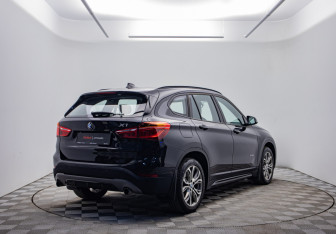 Подержанный автомобиль BMW X1 2017 года (5 фото)