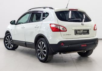 Подержанный автомобиль Nissan Qashqai 2013 года (7 фото)