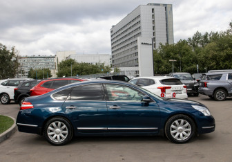 Подержанный автомобиль Nissan Teana 2008 года (3 фото)