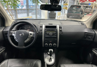 Подержанный автомобиль Nissan X-Trail 2012 года (13 фото)