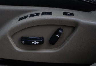 Подержанный автомобиль Volvo XC70 2011 года (14 фото)