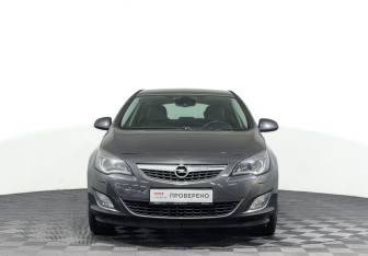 Подержанный автомобиль Opel Astra Hatchback 2010 года (2 фото)