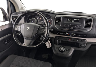 Подержанный автомобиль Peugeot Traveller 2021 года (26 фото)