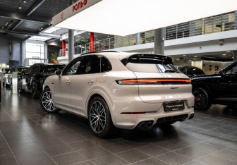 Новый Porsche Cayenne 2025 (7 фото)