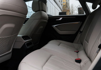 Подержанный автомобиль Audi A7 2021 года (10 фото)