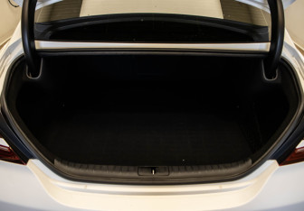 Подержанный автомобиль Genesis G70 2021 года (28 фото)