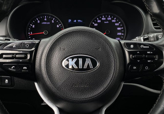Подержанный автомобиль Kia Rio Hatchback 2019 года (14 фото)