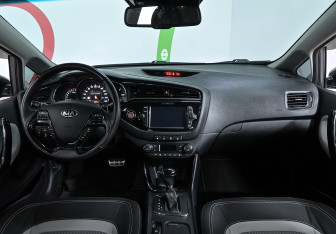 Подержанный автомобиль Kia Ceed Hatchback 2018 года (8 фото)