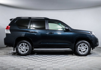 Подержанный автомобиль Toyota Land Cruiser Prado 2012 года (4 фото)