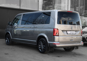 Подержанный автомобиль Volkswagen Caravelle 2021 года (6 фото)