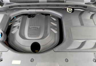 Подержанный автомобиль Geely Atlas Pro 2023 года (9 фото)