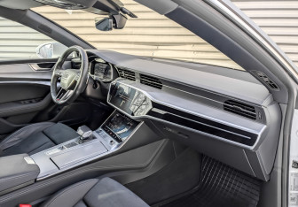 Подержанный автомобиль Audi A7 2021 года (11 фото)