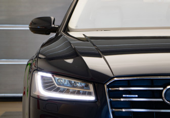 Подержанный автомобиль Audi A8 2016 года (37 фото)