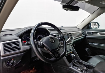 Подержанный автомобиль Volkswagen Teramont 2018 года (15 фото)
