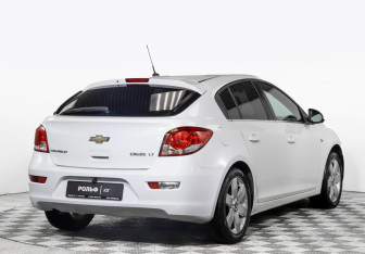 Подержанный автомобиль Chevrolet Cruze Hatchback 2012 года (4 фото)