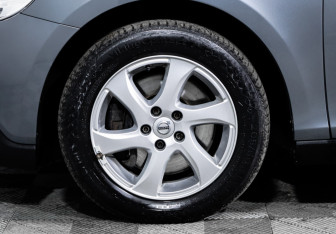 Подержанный автомобиль Volvo V40 Cross Country 2018 года (15 фото)