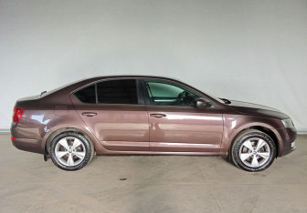 Подержанный автомобиль Skoda Octavia Liftback 2014 года (7 фото)