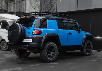 Подержанный автомобиль Toyota FJ Cruiser 2007 года (5 фото)