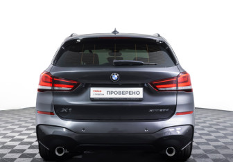 Подержанный автомобиль BMW X1 2019 года (6 фото)