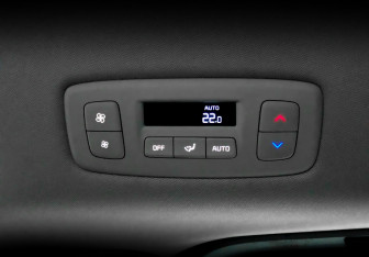 Подержанный автомобиль Kia Carnival 2021 года (24 фото)