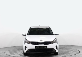 Подержанный автомобиль Kia Rio Sedan 2021 года (2 фото)