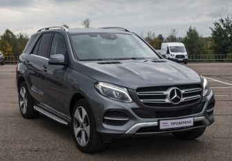 Подержанный автомобиль Mercedes-Benz GLE 2018 года (3 фото)