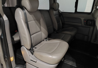 Подержанный автомобиль Hyundai Grand Starex 2015 года (11 фото)