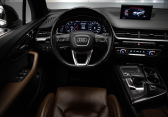 Подержанный автомобиль Audi Q7 2019 года (9 фото)