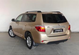 Подержанный автомобиль Toyota Highlander 2009 года (4 фото)