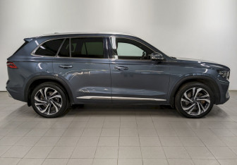 Подержанный автомобиль Geely Monjaro 2023 года (4 фото)