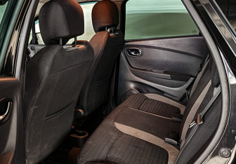 Подержанный автомобиль Renault Kaptur 2017 года (14 фото)