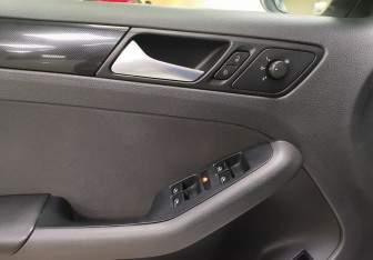 Подержанный автомобиль Volkswagen Jetta Sedan 2013 года (19 фото)