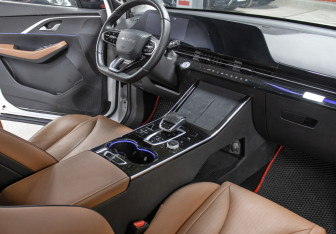 Подержанный автомобиль Omoda C5 2023 года (11 фото)