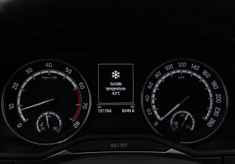 Подержанный автомобиль Skoda Superb Liftback 2019 года (26 фото)