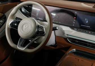 Подержанный автомобиль Voyah Free 2023 года (8 фото)