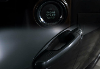 Подержанный автомобиль Toyota Land Cruiser Prado 2014 года (15 фото)