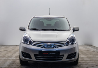 Подержанный автомобиль Nissan Note 2013 года (8 фото)