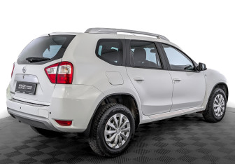 Подержанный автомобиль Nissan Terrano 2014 года (5 фото)