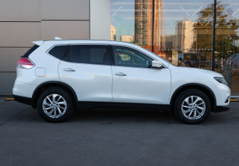 Подержанный автомобиль Nissan X-Trail 2017 года (4 фото)