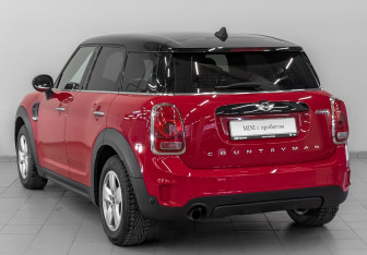 Подержанный автомобиль MINI Clubman Wagon 2017 года (7 фото)