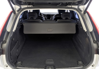 Подержанный автомобиль Volvo XC60 2021 года (10 фото)