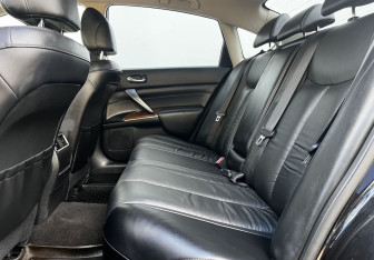 Подержанный автомобиль Nissan Teana 2011 года (11 фото)