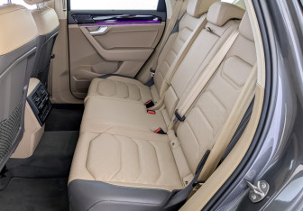 Подержанный автомобиль Volkswagen Touareg 2019 года (12 фото)