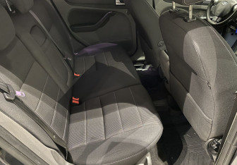 Подержанный автомобиль Ford Focus Wagon 2010 года (11 фото)