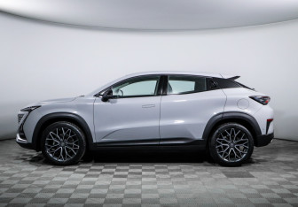 Подержанный автомобиль Changan UNI-T 2023 года (8 фото)