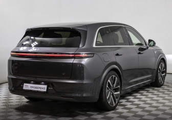 Подержанный автомобиль LiXiang L7 2023 года (5 фото)